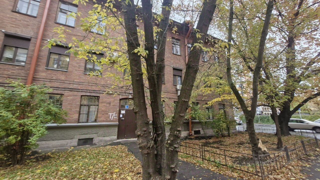 Продажа 3-комн квартиры на вторичном рынке Железноводская улица, 17