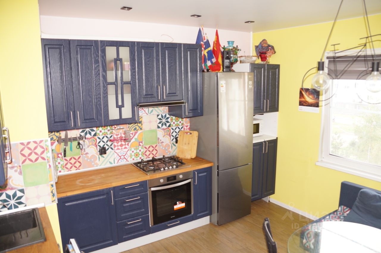 Продажа 3-комн квартиры на вторичном рынке Петергоф, Ропшинское шоссе, 3к2