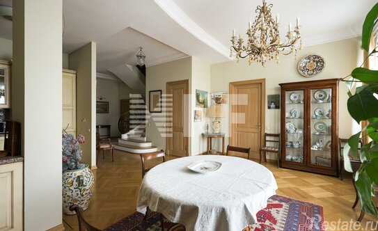 Продажа 5-комн квартиры на вторичном рынке Толмачевский М. пер,  д. 8 с1