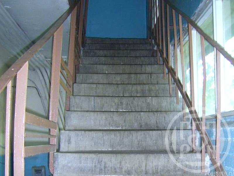 Продажа 2-комн квартиры на вторичном рынке Октябрьская наб.,  д. 80,  к. 1