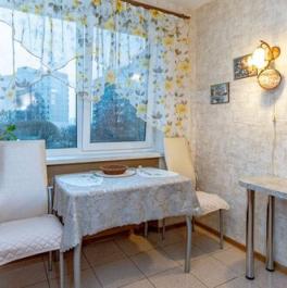 Продажа 3-комн квартиры на вторичном рынке проспект Королёва,  д. 42 к3