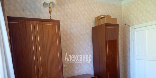 3-комн квартира Ломоносов г., Александровская ул. ,  д. 42
