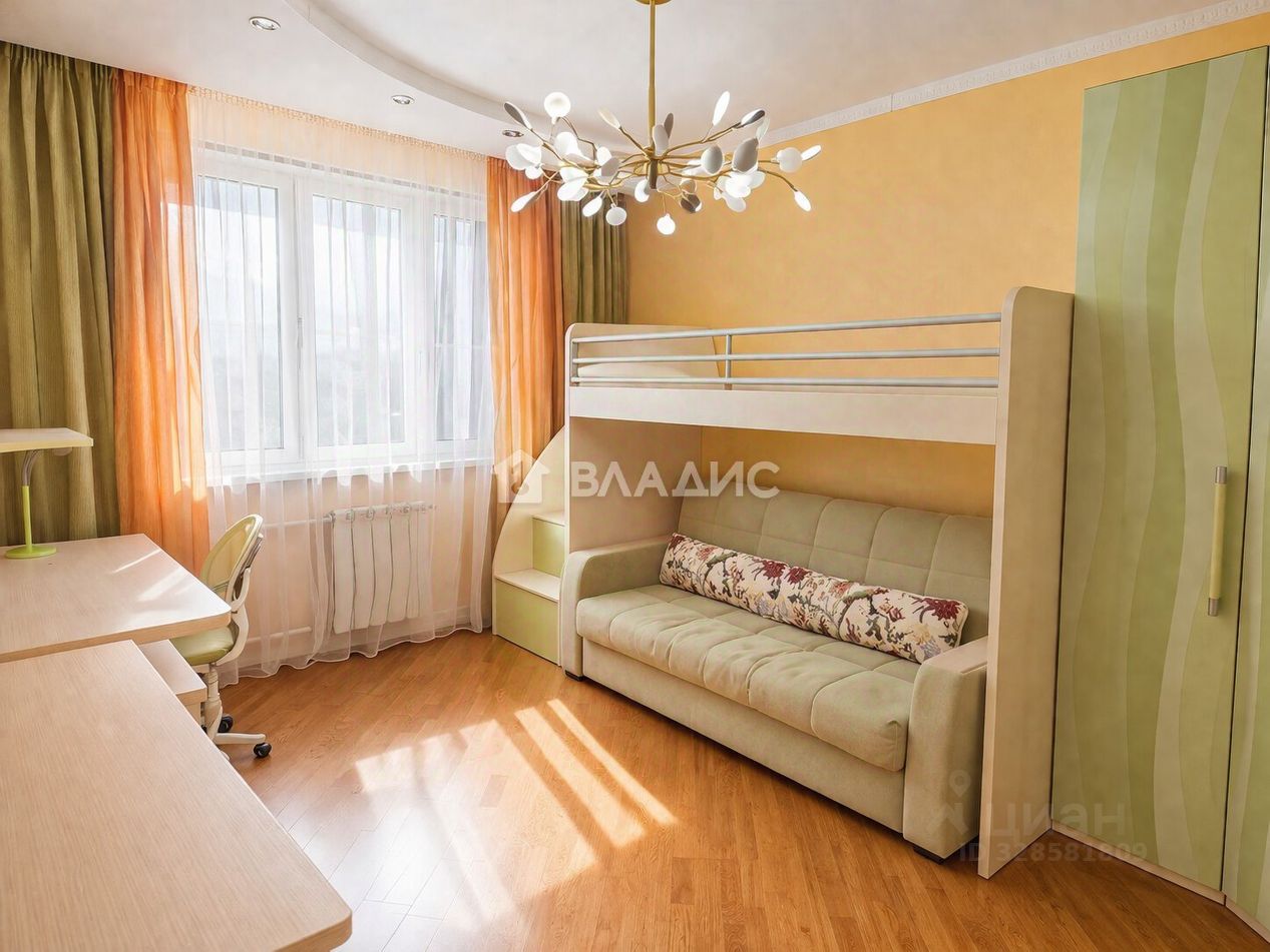Продажа 3-комн квартиры на вторичном рынке улица Дмитриевского, 23К1