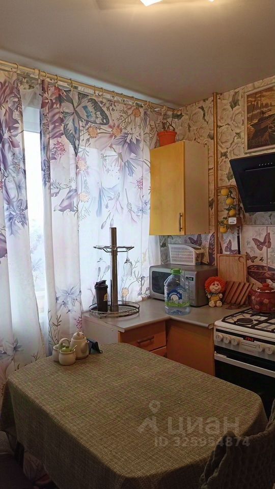Продажа 2-комн квартиры на вторичном рынке Кингисепп, проспект Карла Маркса,  д. 61