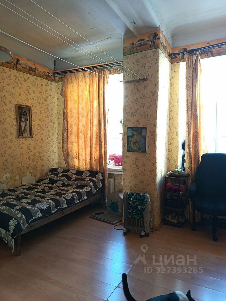 Продажа 4-комн квартиры на вторичном рынке Кирочная улица,  д. 8И