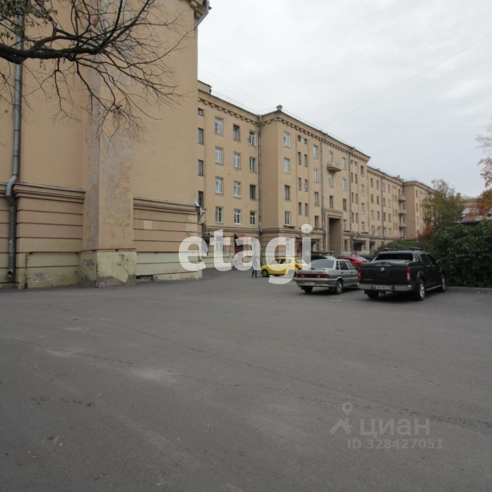 Продажа 3-комн квартиры на вторичном рынке Мгинская улица, 7