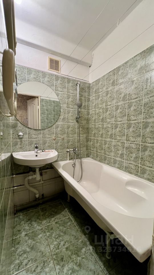 Продажа 2-комн квартиры на вторичном рынке проспект Художников, 39К1