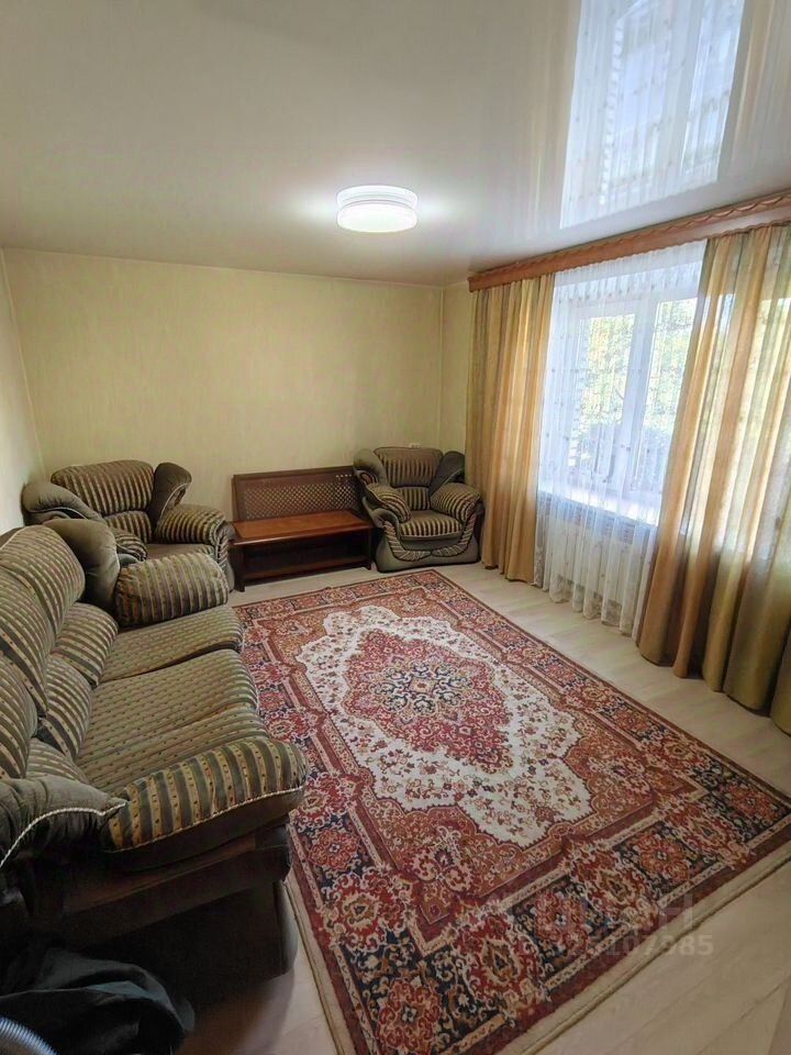 Аренда 3-комн квартиры на вторичном рынке Кингисепп, улица Воровского, 3