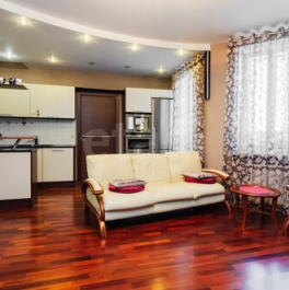 Продажа 4-комн квартиры на вторичном рынке Славы пр-кт,  д. 52,  к. 1