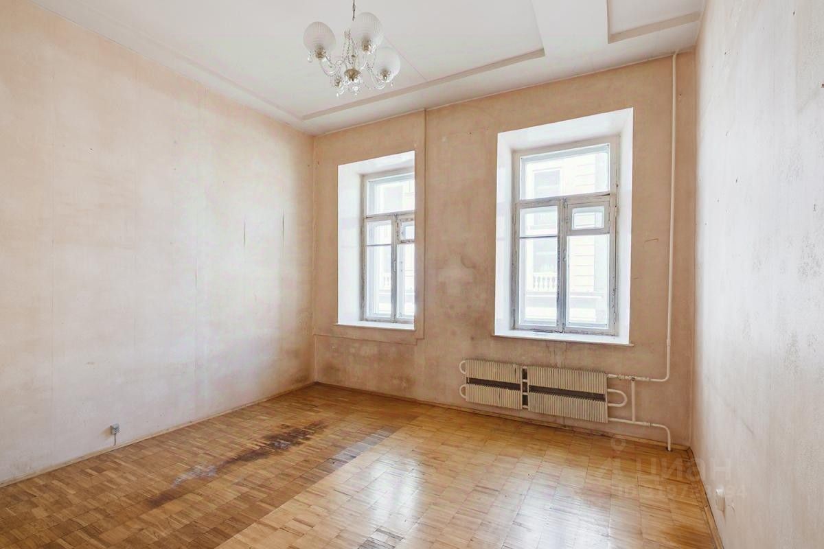 Продажа 4-комн квартиры на вторичном рынке Казарменный переулок, 8С1