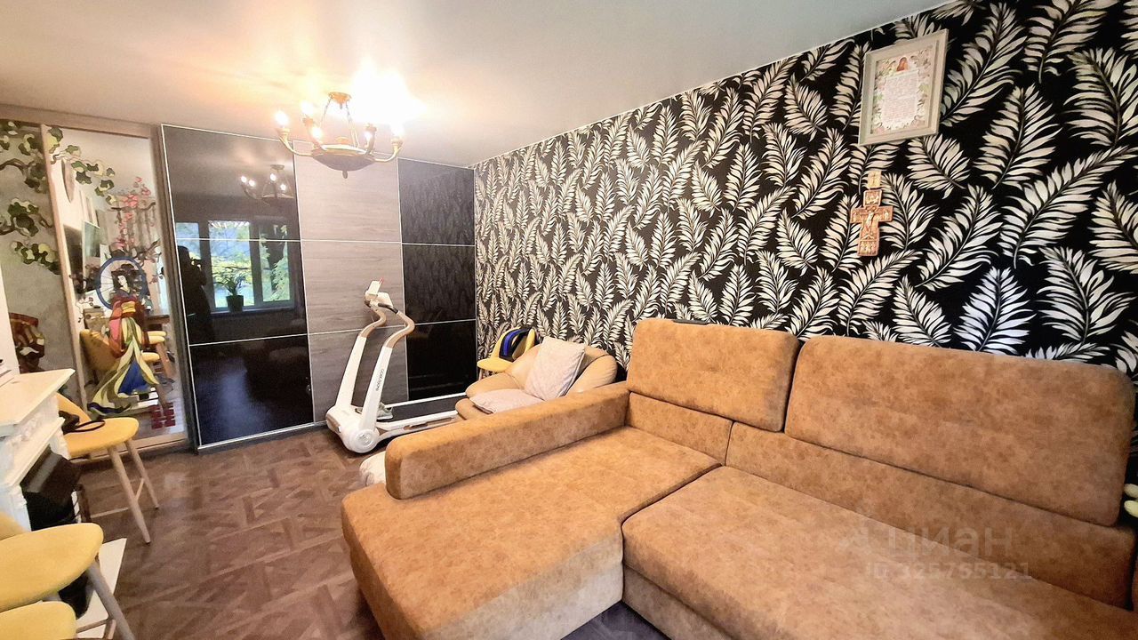 Продажа 2-комн квартиры на вторичном рынке улица Федора Полетаева, 17К2