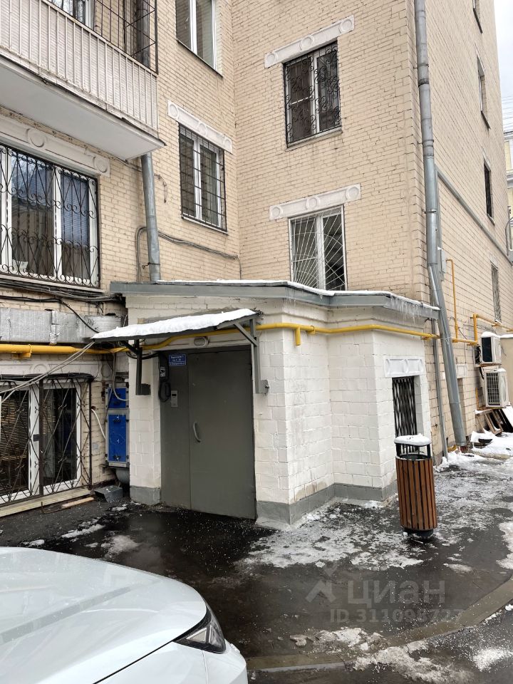 Продажа 2-комн квартиры на вторичном рынке Малый Патриарший переулок, 3