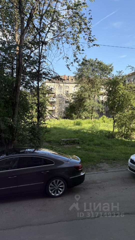 Продажа 1-комн квартиры на вторичном рынке Волхов, Волховский проспект, 45