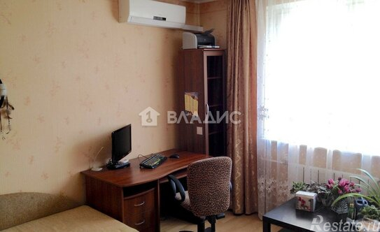 Продажа 3-комн квартиры на вторичном рынке ул Верхние Поля,  д. 18