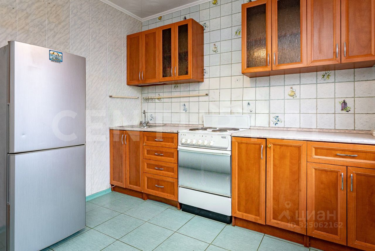 Продажа 1-комн квартиры на вторичном рынке Петергоф, улица Юты Бондаровской, 17к2