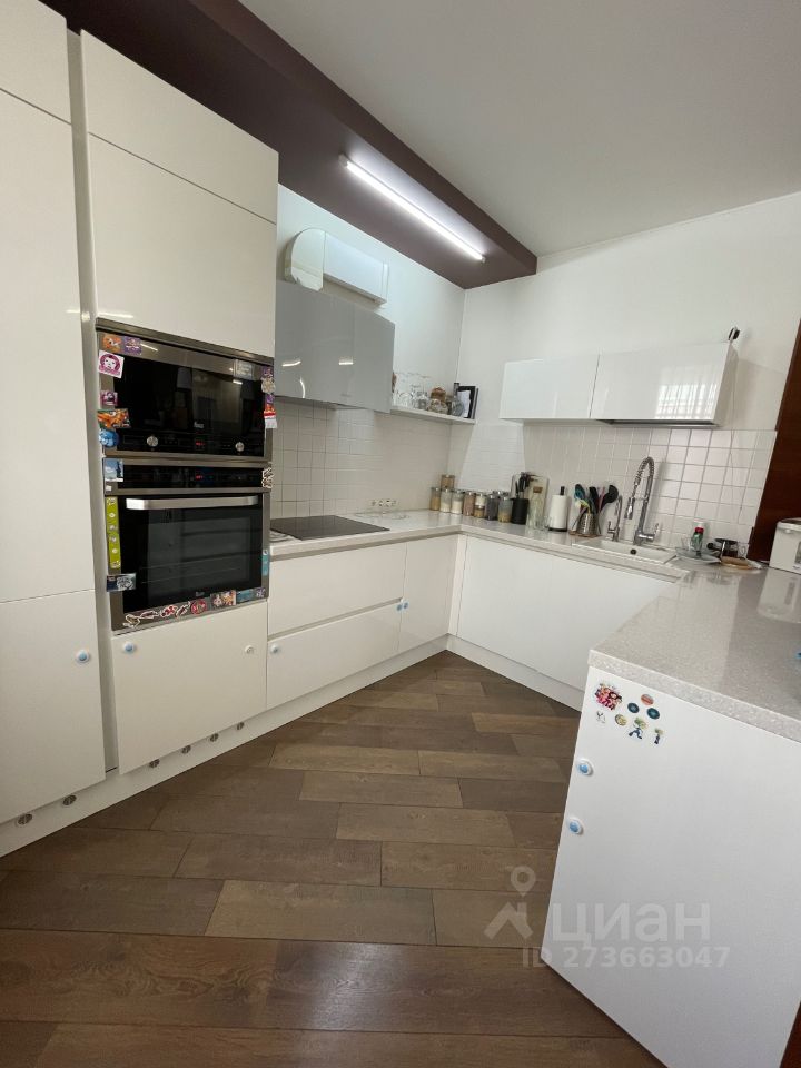 Продажа 3-комн квартиры на вторичном рынке Нейшлотский переулок, 11к1