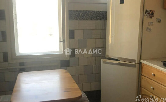 Продажа 2-комн квартиры на вторичном рынке Александровской фермы пр-кт,  д. 7