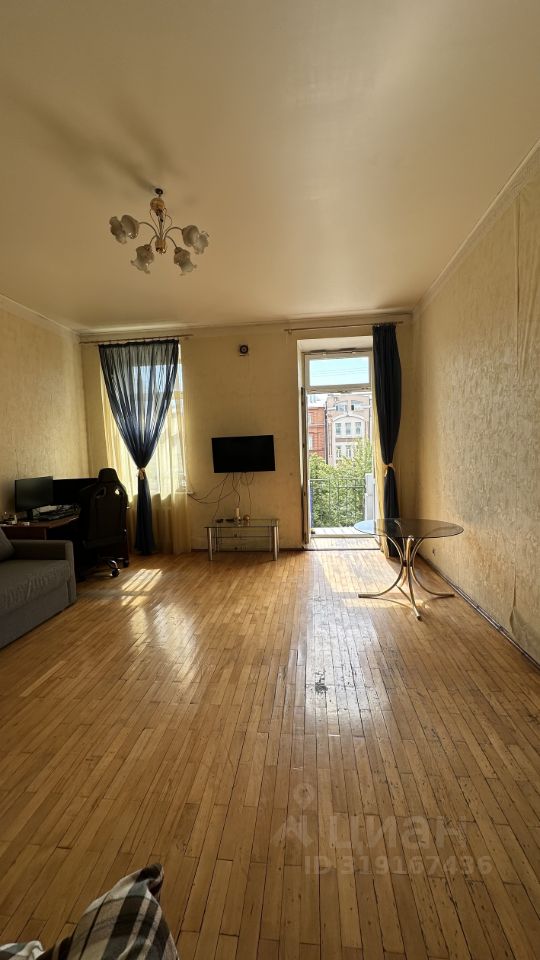 Продажа 4-комн квартиры на вторичном рынке Никитский бульвар, 12