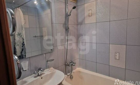 Продажа 1-комн квартиры на вторичном рынке аллея Поликарпова,  д. 10 к1