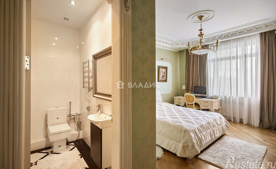 Продажа 4-комн квартиры на вторичном рынке Чапаевский пер,  д. 3