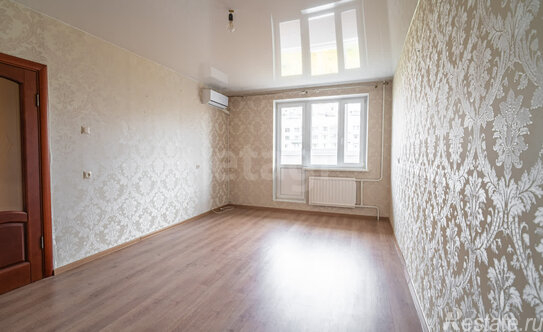 Продажа 2-комн квартиры на вторичном рынке Комендантский пр-кт,  д. 21 к2