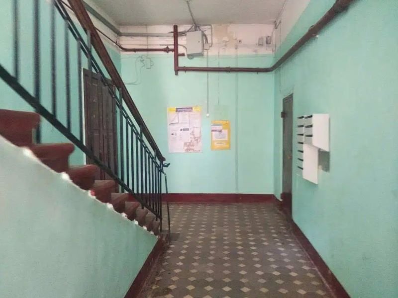 Продажа 4-комн квартиры на вторичном рынке Виленский пер.,  д. 17/5