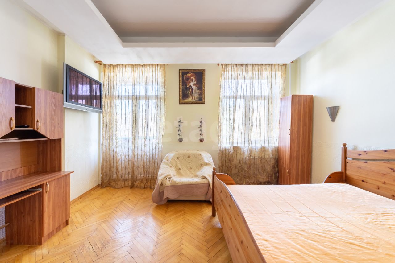 Продажа 3-комн квартиры на вторичном рынке улица Строителей, 13К2