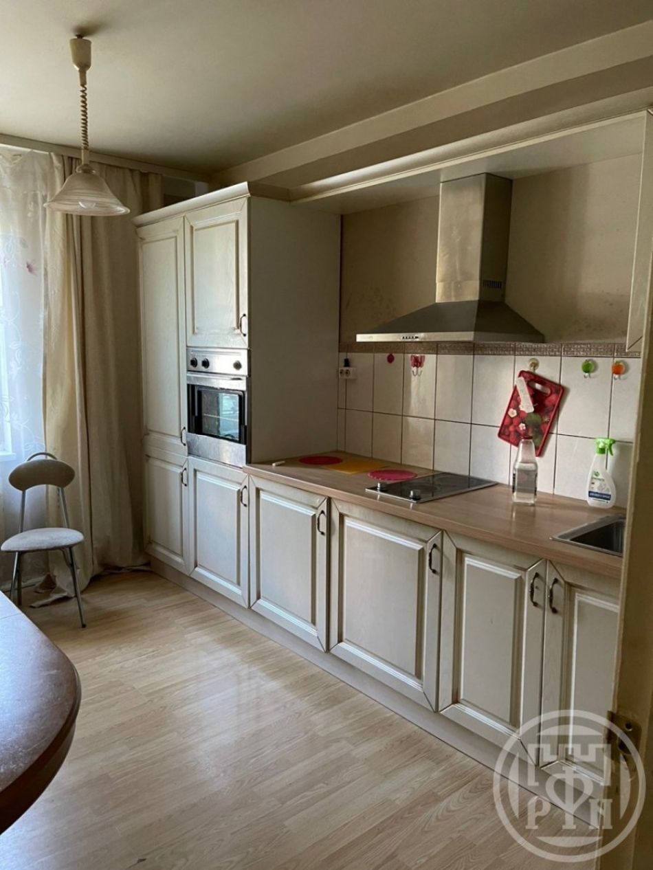 Продажа 2-комн квартиры на вторичном рынке Генерала Симоняка ул. ,  д. 4,  к. 2