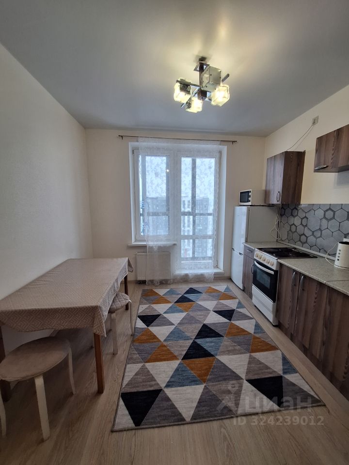 Аренда 1-комн квартиры на вторичном рынке улица 3-я Нововатутинская,  д. 8