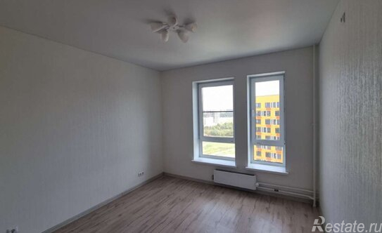 Продажа 2-комн квартиры на вторичном рынке улица Вертолётчиков,  д. 21 к3