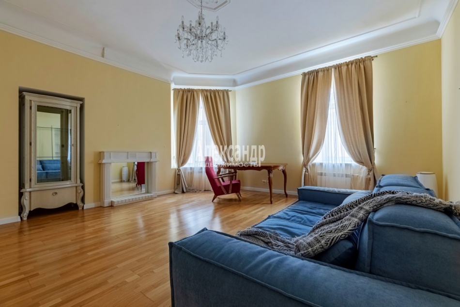 Продажа 5-комн квартиры на вторичном рынке Почтамтская ул. ,  д. 13