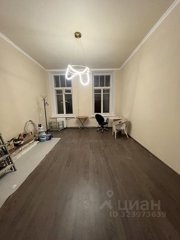 Продажа 2-комн квартиры на вторичном рынке проспект Средний Васильевского острова, 35