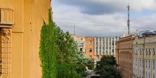 4-комн квартира улица Лизы Чайкиной, 17