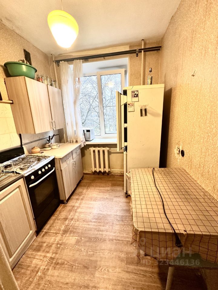 Продажа 1-комн квартиры на вторичном рынке Гатчина, улица Володарского, 1