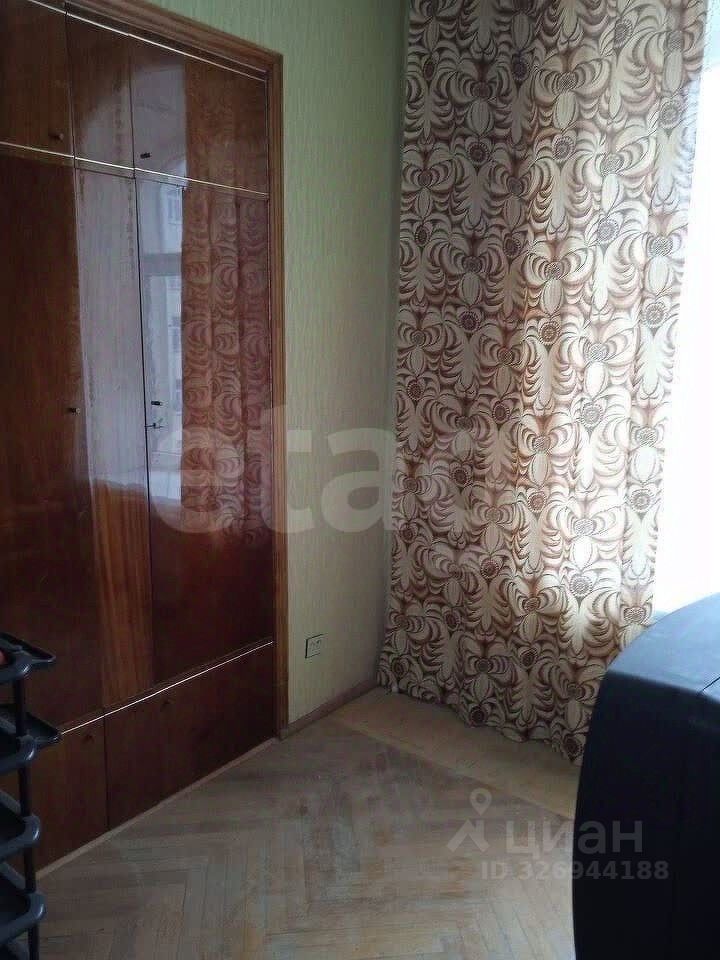 Продажа 5-комн квартиры на вторичном рынке Кирочная улица, 18