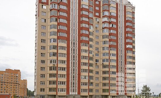 Продажа 2-комн квартиры на вторичном рынке Лазурная улица,  д. 10