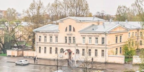 4-комн квартира улица Летчика Пилютова, 23