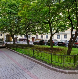 Продажа 3-комн квартиры на вторичном рынке Графский пер,  д. 9