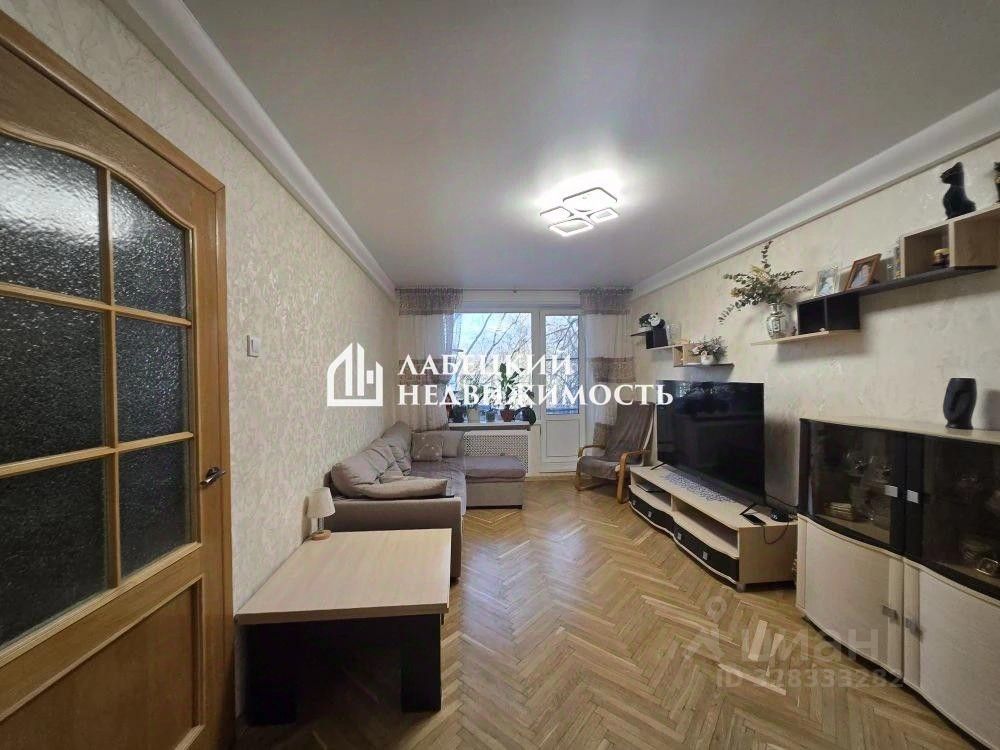 Продажа 3-комн квартиры на вторичном рынке улица Тамбасова, 38/235