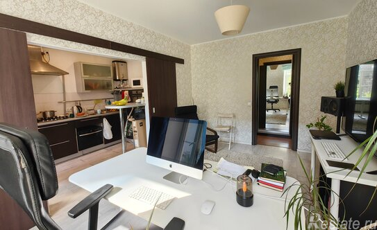 Продажа 2-комн квартиры на вторичном рынке Полозова улица