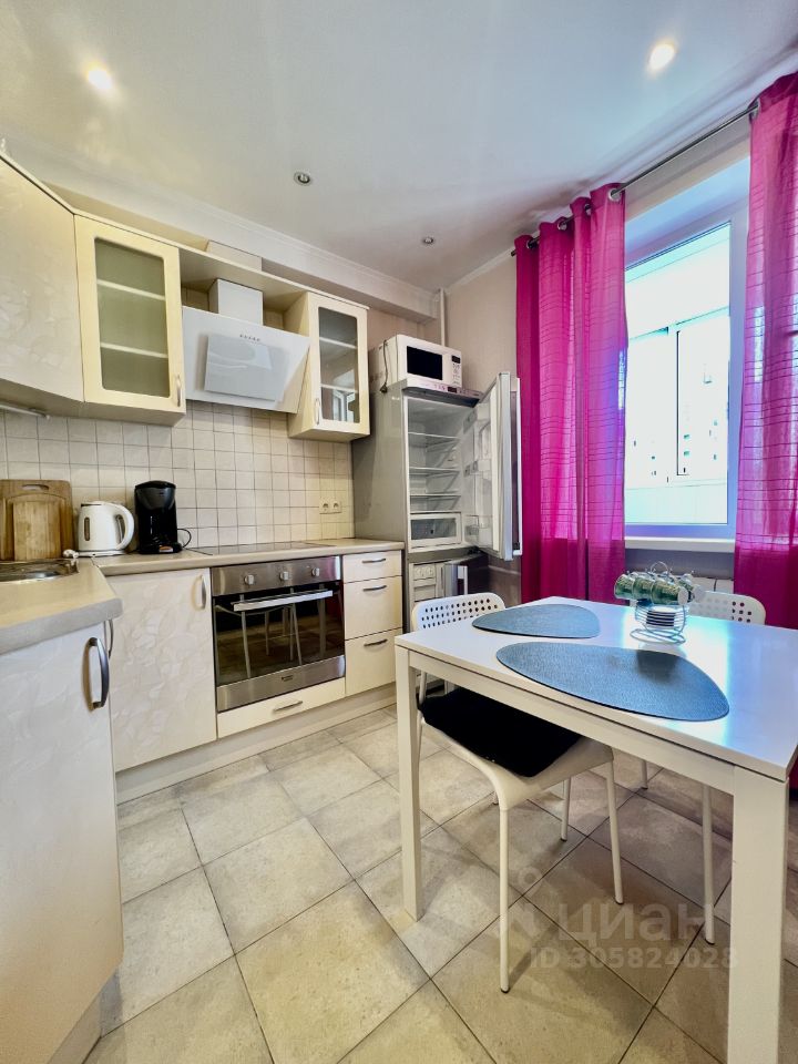 Аренда 1-комн квартиры на вторичном рынке Комендантский проспект, 17К2