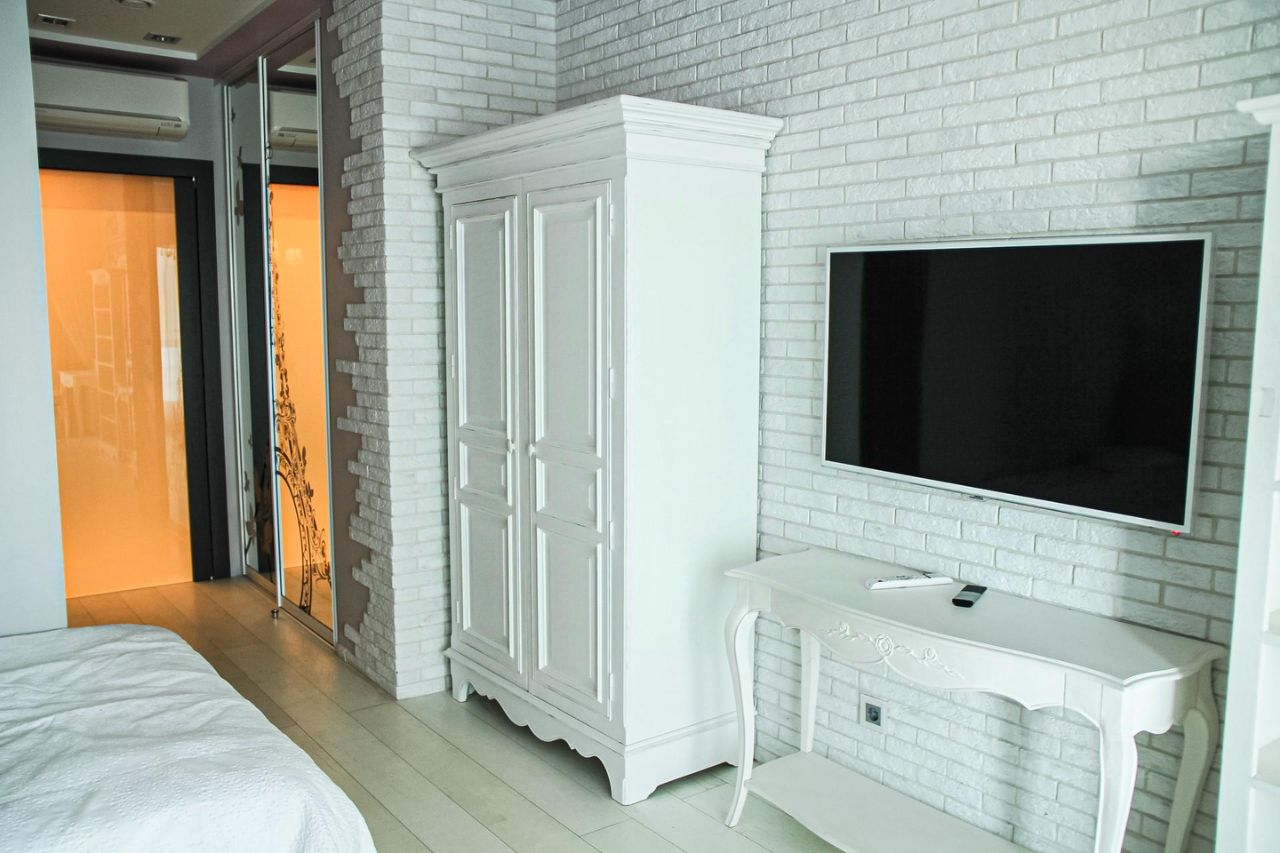 Продажа 5-комн квартиры на вторичном рынке Новочеркасский проспект, 33к2