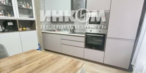 4-комн квартира Осенняя улица,  д. 18