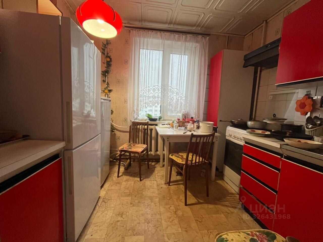 Продажа 3-комн квартиры на вторичном рынке Запрудня пгт, улица Ленина, 27