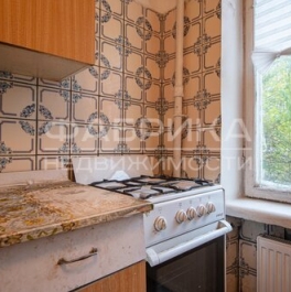 Продажа 2-комн квартиры на вторичном рынке Космонавтов пр-кт,  д. 19,  к. 3