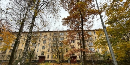 4-комн квартира улица Подводника Кузьмина,  д. 20