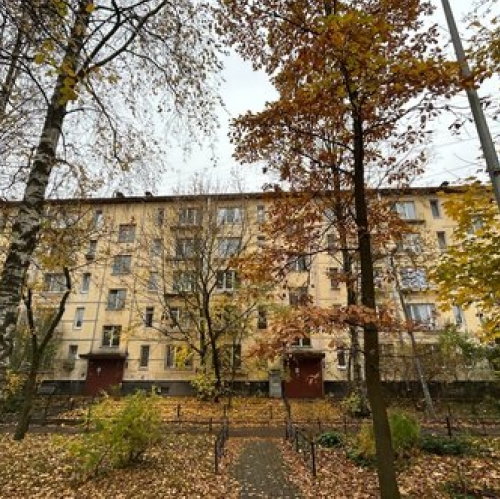 4-комн квартира улица Подводника Кузьмина,  д. 20