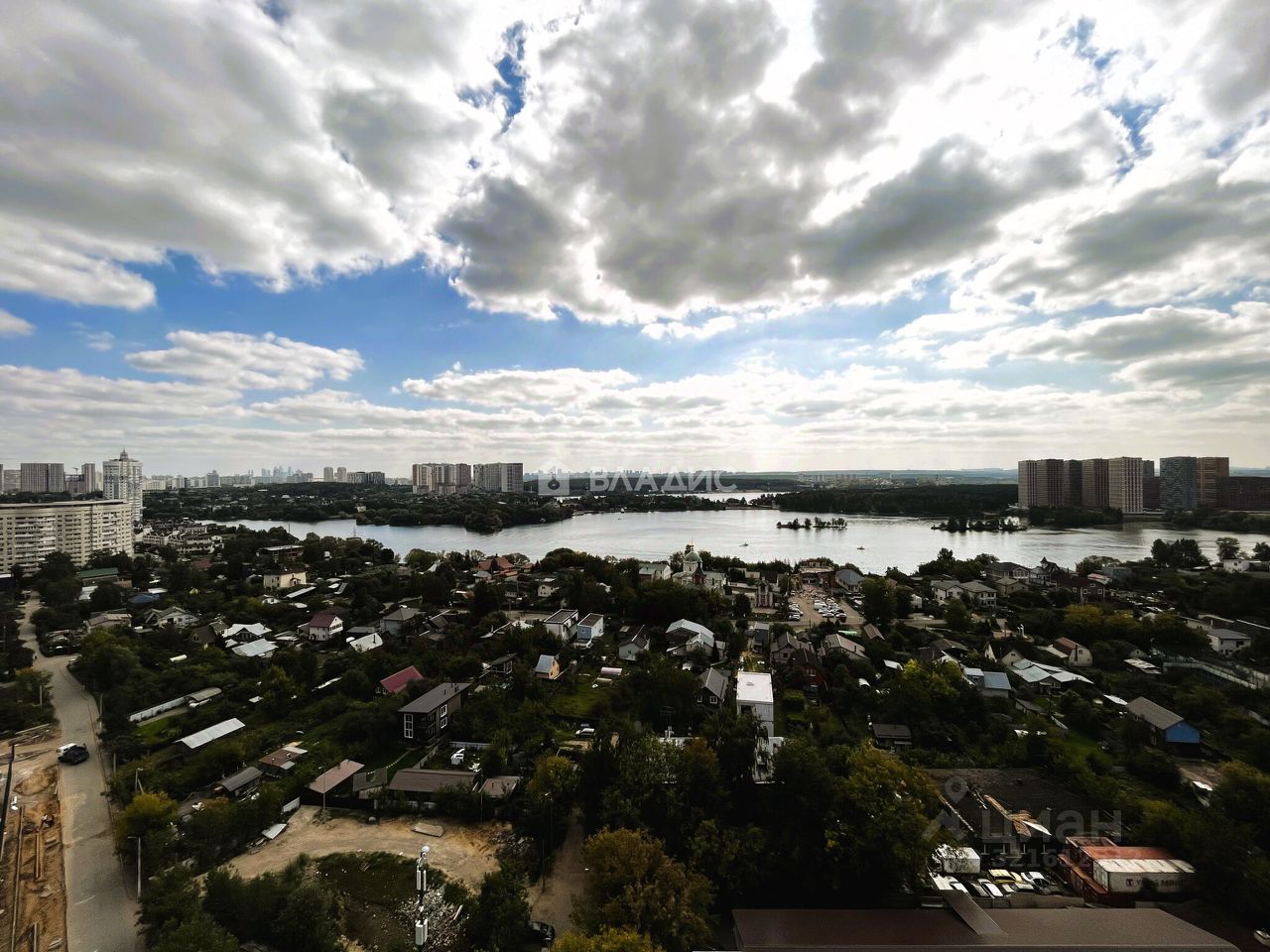 Продажа 3-комн квартиры на вторичном рынке Красногорск, улица Молодежная, 6
