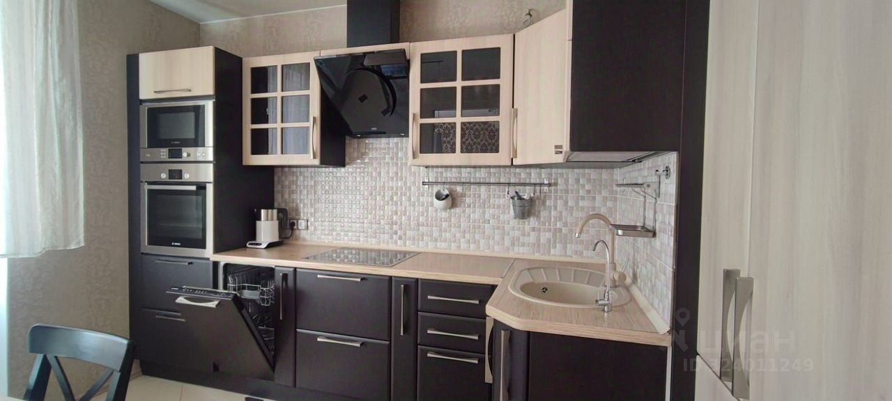 Аренда 2-комн квартиры на вторичном рынке Парашютная улица, 52