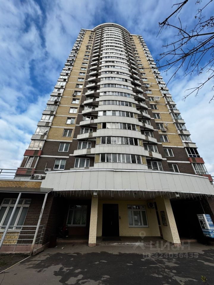 Продажа 3-комн квартиры на вторичном рынке д. Островцы, улица Подмосковная, 35